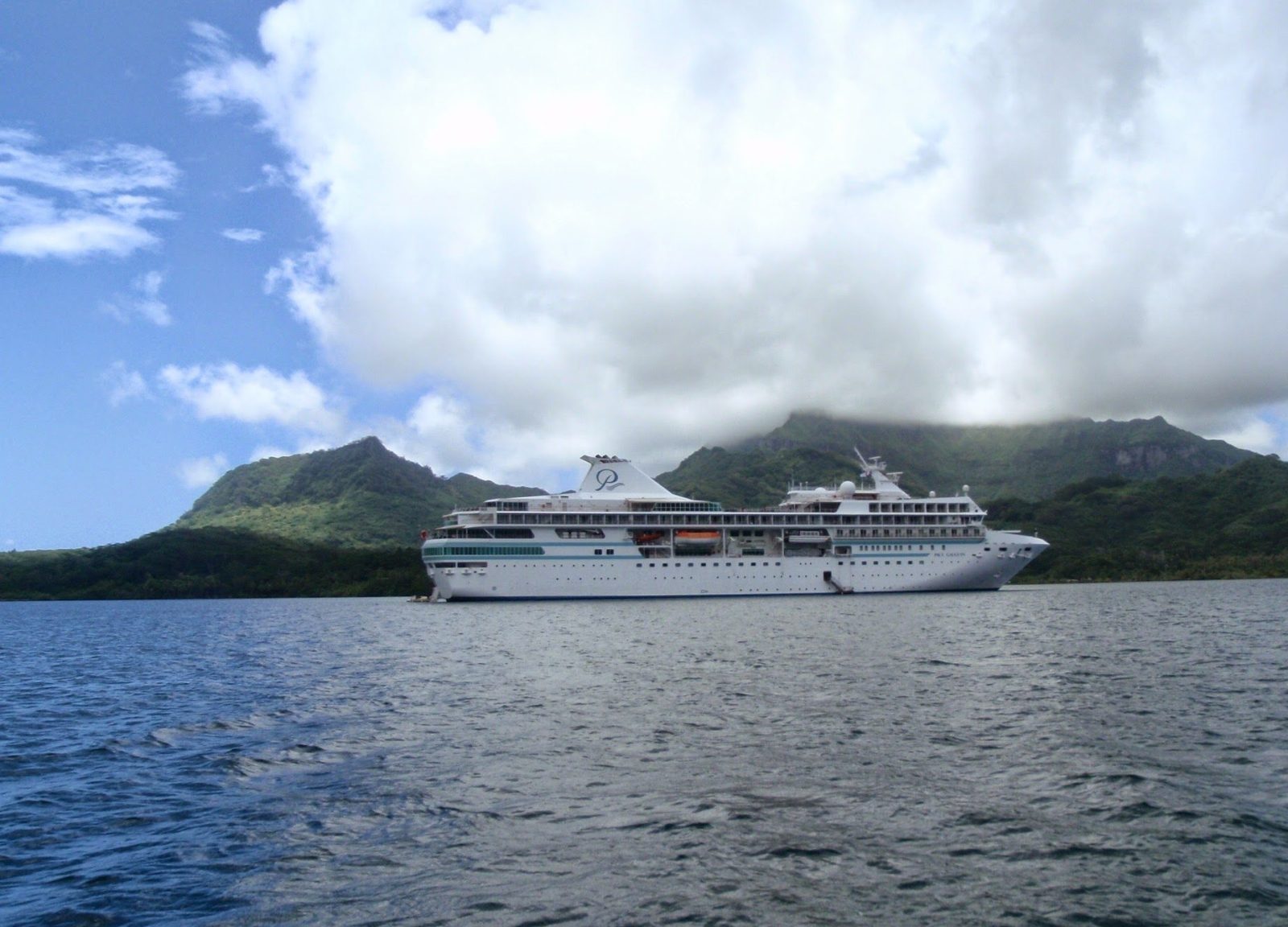 paul gauguin ship in Tahiti