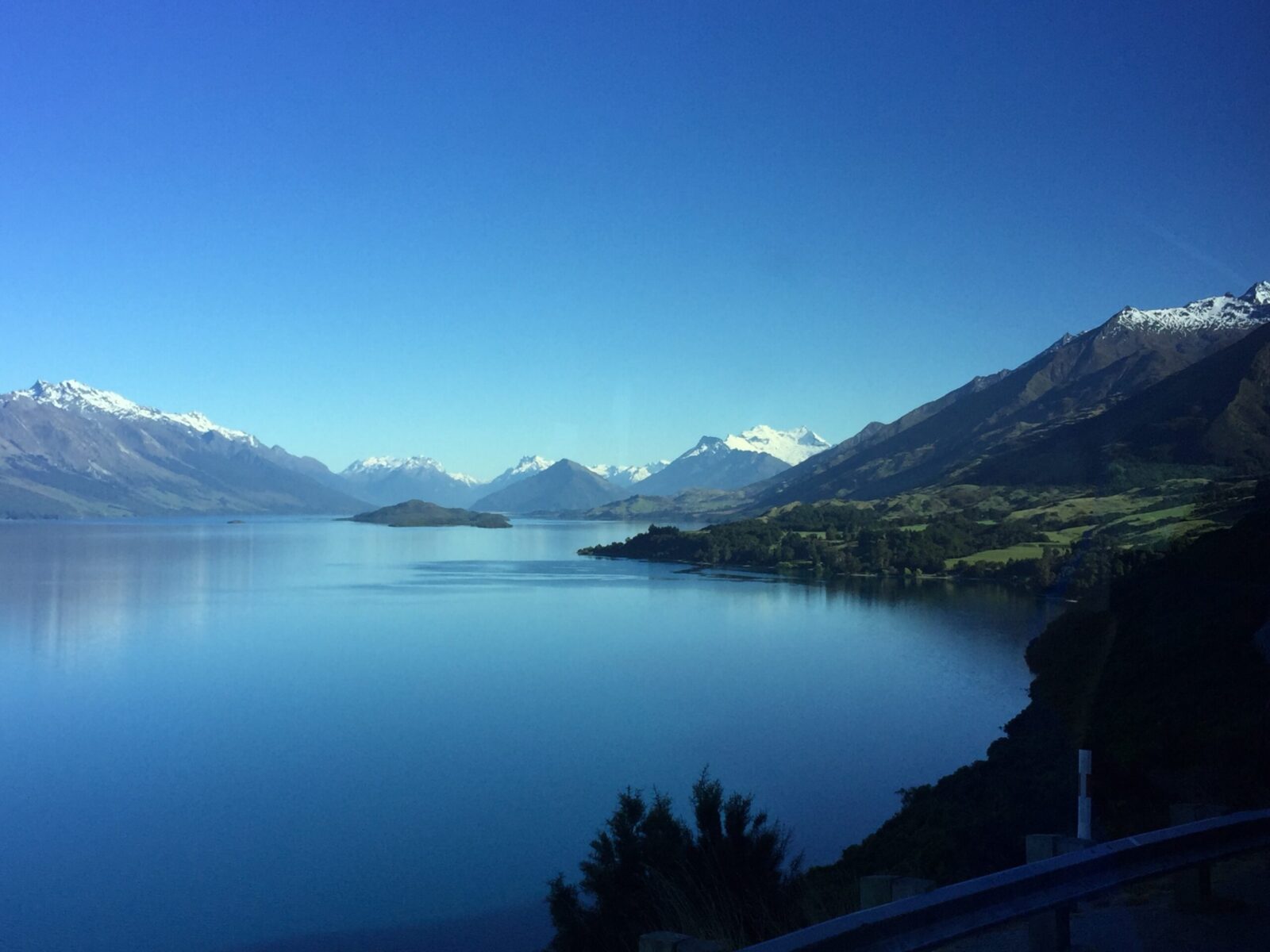NZ Lake and mountains